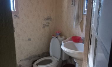 CASA CON 6 DEPARTAMENTOS INDEPENDIENTES, 1 EN OBRA NEGRA CON 90% DE AVANCE EN LA OBRA.