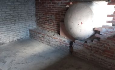 CASA CON 6 DEPARTAMENTOS INDEPENDIENTES, 1 EN OBRA NEGRA CON 90% DE AVANCE EN LA OBRA.