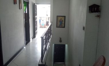 VENDO PROPIEDAD DE TRES PISOS EN CISNEROS ANTIOQUIA.