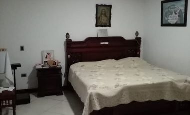 VENDO PROPIEDAD DE TRES PISOS EN CISNEROS ANTIOQUIA.