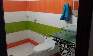 VENDO PROPIEDAD DE TRES PISOS EN CISNEROS ANTIOQUIA.