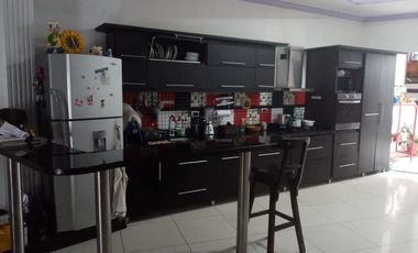 VENDO PROPIEDAD DE TRES PISOS EN CISNEROS ANTIOQUIA.