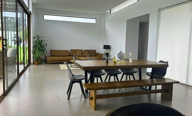 HERMOSA CASA DE VENTA EN TUMBACO HILACRIL!! UNA PLANTA!!