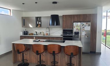 HERMOSA CASA DE VENTA EN TUMBACO HILACRIL!! UNA PLANTA!!