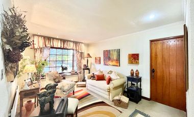 Se vende amplia casa frente a Av. España, con exclusivo terreno de 3.000m2
