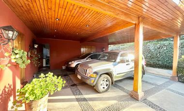 Se vende amplia casa frente a Av. España, con exclusivo terreno de 3.000m2