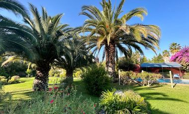 Se vende amplia casa frente a Av. España, con exclusivo terreno de 3.000m2