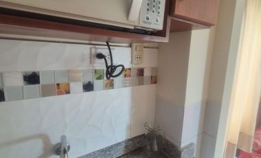 Suite Amoblada en Alquiler en Urdenor, 1 Habitación, 1 Baño, Terraza Compartida, Incluye Servicios, Norte de Guayaquil.