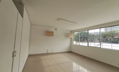 ALQUILER CASA COMERCIAL 2 PISOS CHIPICHAPE - NORTE DE CALI