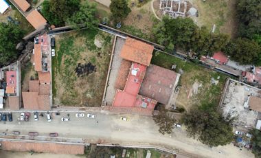 Oportunidad De Inversión / Casa Con Dos Terrenos En Venta, Tapalpa (Zona Centro).