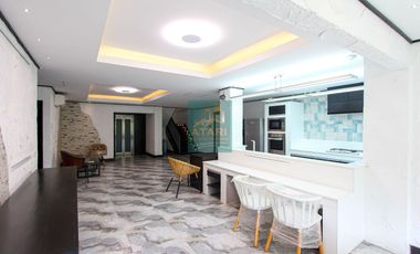 Multilevel 5 Bedroom House and Lot for Sale in Maria Luisa Estate Park