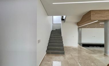 CASA CAMPESTRE EN ENVIGADO-LOMA DEL ESMERALDAL