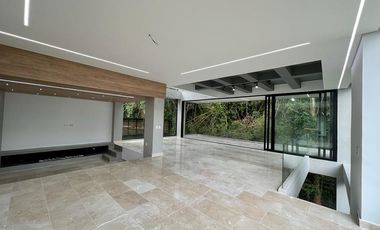 CASA CAMPESTRE EN ENVIGADO-LOMA DEL ESMERALDAL