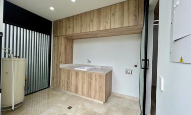 CASA CAMPESTRE EN ENVIGADO-LOMA DEL ESMERALDAL