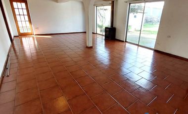 CASA CALLE HUMBERTO SILVA ESQ ALCIDES O'KUINGHTTONS - SAN CLEMENTE