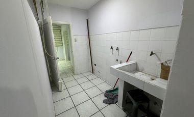 En Aqluiler departamento de 3 dormitorios amoblado en kennedy
