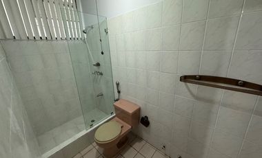 En Aqluiler departamento de 3 dormitorios amoblado en kennedy