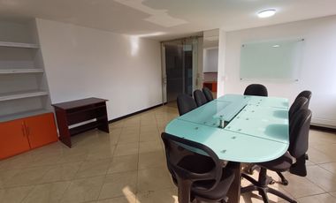 Arrienda Oficina 130 M2 Amoblada 12 personas