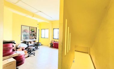 ขาย อาคารพานิชย์ ติดถนนสรรพาวุธ เหมาะสำหรับลงทุน,ค้าขาย,เปิดร้าน,คลีนิค,ออฟฟิศ,ร้านอาหารจอดรถด้านหน้าได้ถึง 4-6 คัน ไม่รวมตรงถนนหน้าตึก