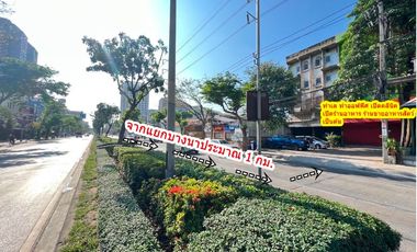 ขาย อาคารพานิชย์ ติดถนนสรรพาวุธ เหมาะสำหรับลงทุน,ค้าขาย,เปิดร้าน,คลีนิค,ออฟฟิศ,ร้านอาหารจอดรถด้านหน้าได้ถึง 4-6 คัน ไม่รวมตรงถนนหน้าตึก