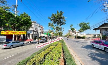 ขาย อาคารพานิชย์ ติดถนนสรรพาวุธ เหมาะสำหรับลงทุน,ค้าขาย,เปิดร้าน,คลีนิค,ออฟฟิศ,ร้านอาหารจอดรถด้านหน้าได้ถึง 4-6 คัน ไม่รวมตรงถนนหน้าตึก