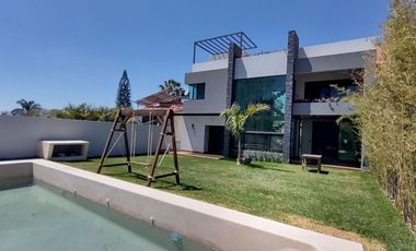 Casa Minimalista en Venta en Burgos Bugambilias, Temixco Morelos.