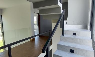 Casa Minimalista en Venta en Burgos Bugambilias, Temixco Morelos.
