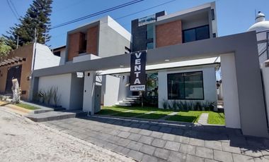 Casa Minimalista en Venta en Burgos Bugambilias, Temixco Morelos.
