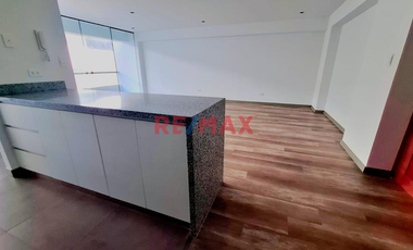 Departamento 3 Dormitorios Sala Comedor Super Iluminado Y Espacioso En Chacarilla Surco