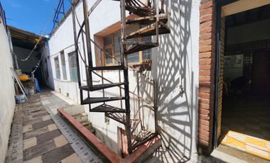 Casa de una planta para Remodelar en Av Hidalgo, Colonia San Bernardino.