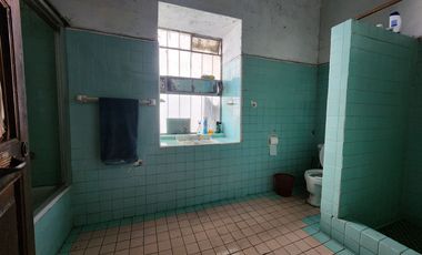 Casa de una planta para Remodelar en Av Hidalgo, Colonia San Bernardino.