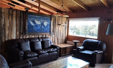 Hermosa casa en Punta Arenas,En Calafate,  Con el cielo maravilloso de la zona de Magallanes.