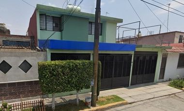 Hermosa  Casa en venta con gran plusvalía de remate dentro de Huerto Pte, Paseos de Sta Maria, Cuautitlán, Méx.
