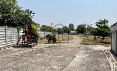 Land for sale with 1 small house and 1 storage building, San Khong, San Kamphaeng.