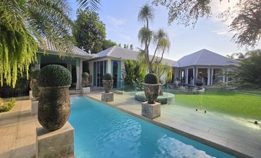 Lavish 2-Bed Designer Pool Villa and in Huai Yai's Tropical Oasis