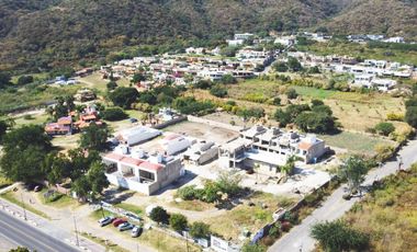 PREVENTA DE LOCALES VIA PRINCIPAL CHAPALA -JOCOTEPEC CERCA A AJIJIC.