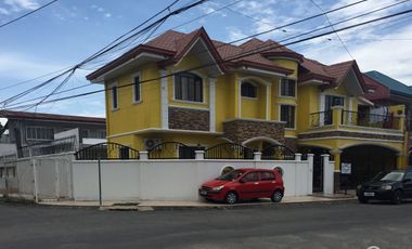 2-storey House with Swimming Pool in Corner Lot for Sale in BF Resort