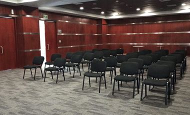 Venta de oficina en exclusivo edificio frente al Jockey Plaza