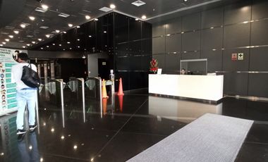 Venta de oficina en exclusivo edificio frente al Jockey Plaza