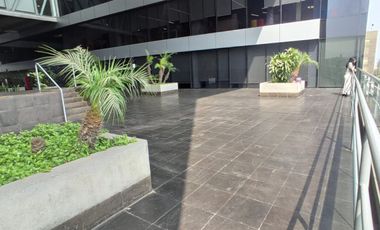 Venta de oficina en exclusivo edificio frente al Jockey Plaza