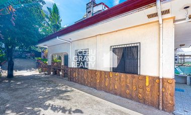 Beachfront 2 Bedroom House for Sale in Compostela