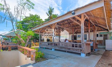 Beachfront 2 Bedroom House for Sale in Compostela