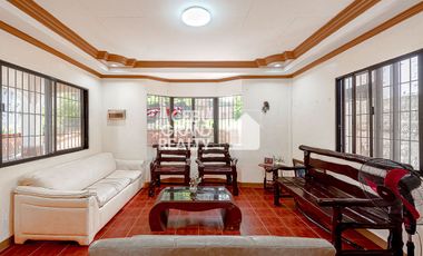 Beachfront 2 Bedroom House for Sale in Compostela