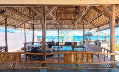 Beachfront 2 Bedroom House for Sale in Compostela
