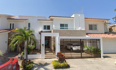 ULTIMOS DÍAS En remate hermosa casa en Puerto Vallarta