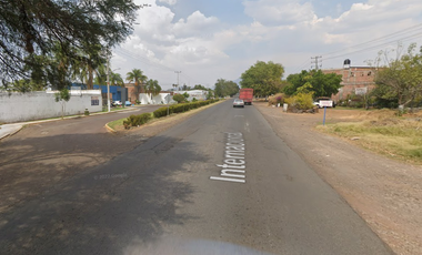 CASA EN COL. CIRCUITO LA ESTANCIA