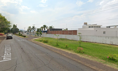 CASA EN COL. CIRCUITO LA ESTANCIA