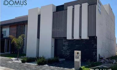 VENDO CASA EN DOLORES AMUEBLADA