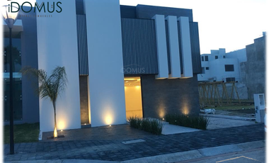 VENDO CASA EN DOLORES AMUEBLADA