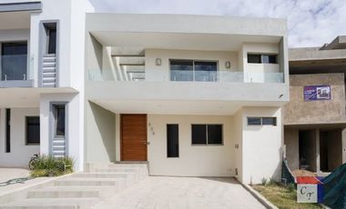 CASA EN VENTA ARGENTA
